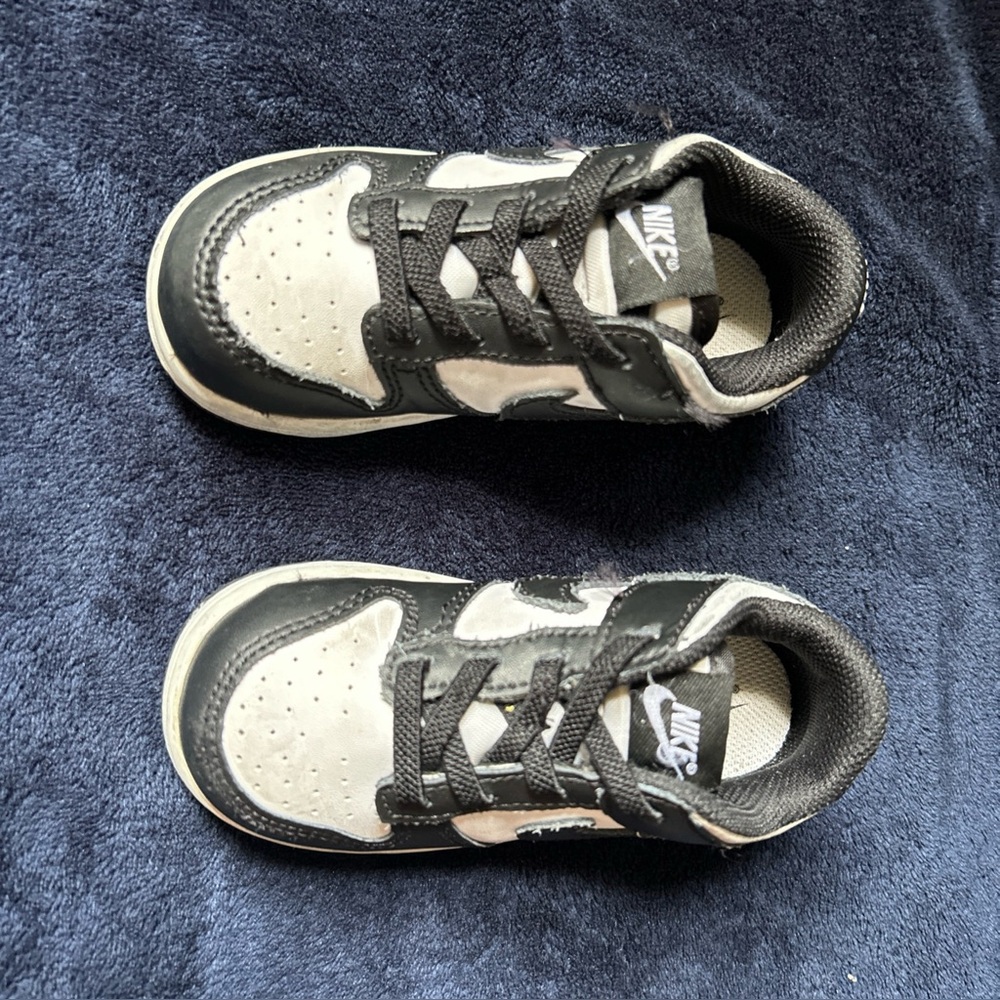Nike Black and White Sneakers Classic Low-Top Design